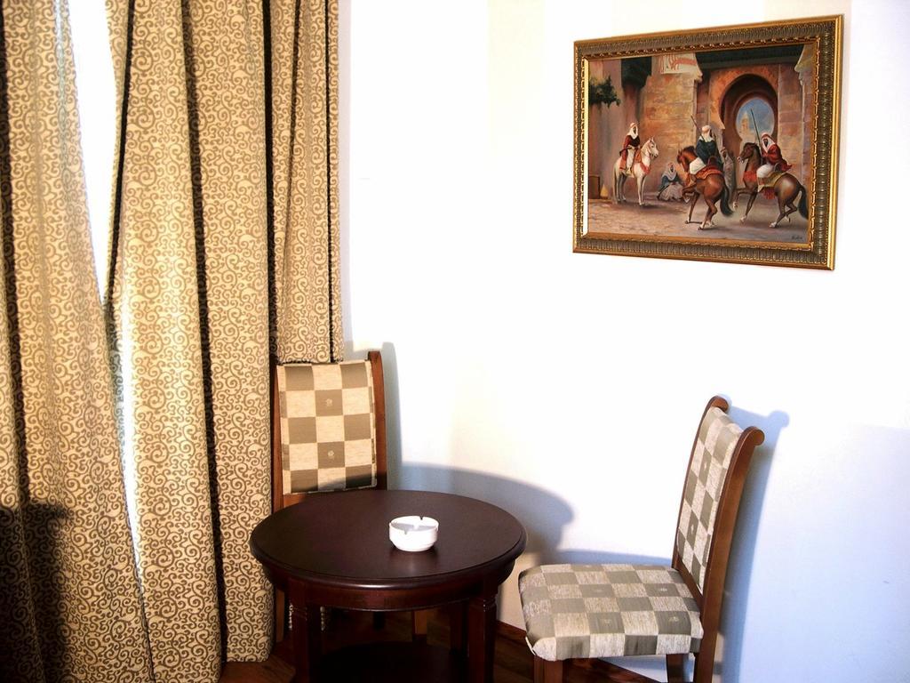 Hotel Piccolo Mondo بوخارست الغرفة الصورة